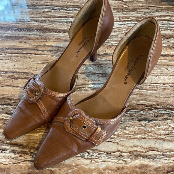 2/$25. Pierre Dumas flexibles Brown synthetic leather pumps in size 7. - Picture 2 of 9
